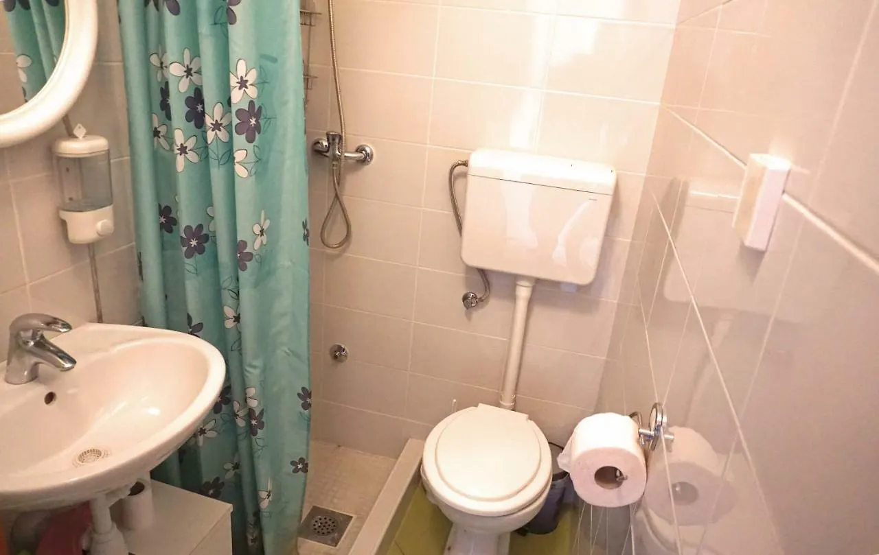 Apartment Umag Nelly 0*,